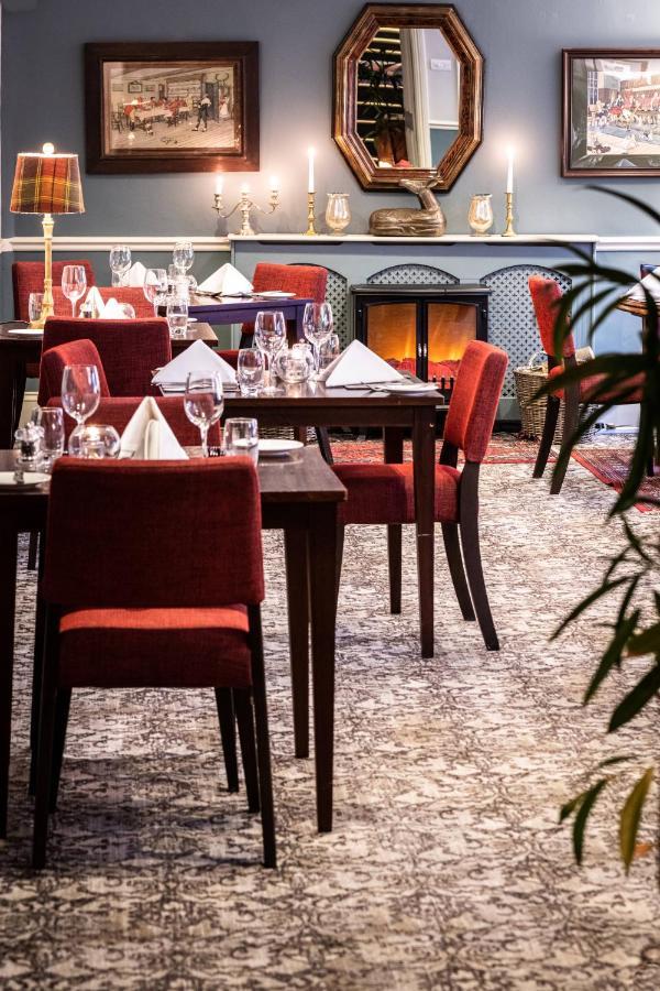 Luttrell Arms Hotel Дънстър Екстериор снимка