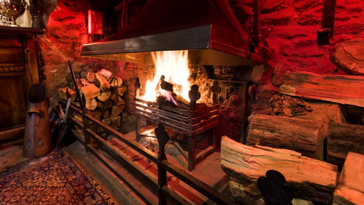 Luttrell Arms Hotel Дънстър Екстериор снимка