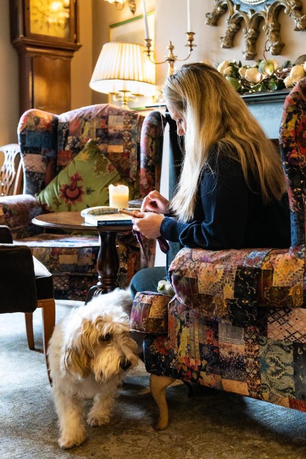 Luttrell Arms Hotel Дънстър Екстериор снимка