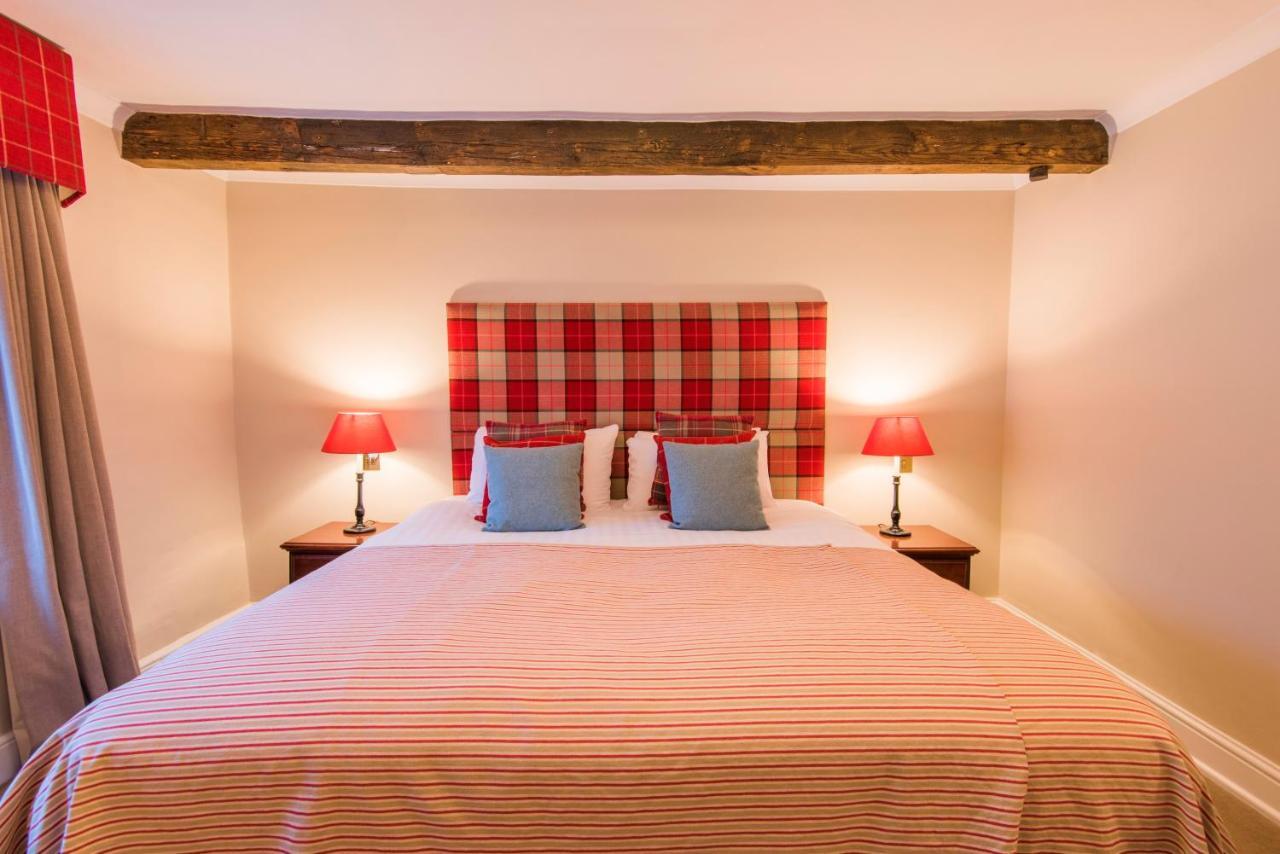 Luttrell Arms Hotel Дънстър Екстериор снимка